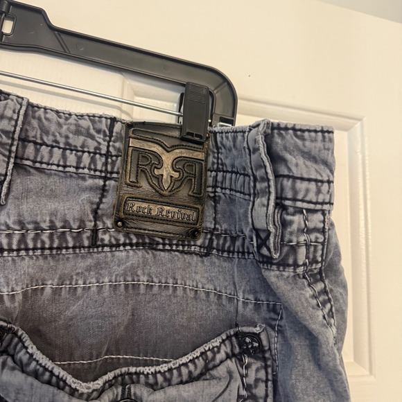 Men's True Religion Classic Fit Shorts sz 38 x‎ 23 Washed & Worn Gray Studded - Picture 3 of 9